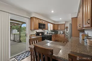 100 Coachman Dr, Florence, NJ 08505 - Photo 13