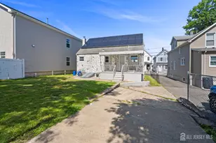 18 John St, Carteret, NJ 07008 - Photo 13