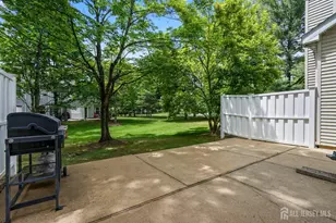 105 Lloyd Ct, East Brunswick Township, NJ 08816 - Photo 25