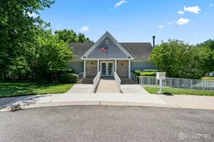 105 Lloyd Ct, East Brunswick Township, NJ 08816 - Photo 27