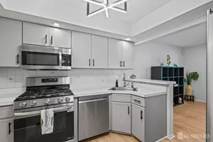 105 Lloyd Ct, East Brunswick Township, NJ 08816 - Photo 15