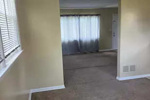 8 Chester Ct, Edison, NJ 08817 - Photo 7