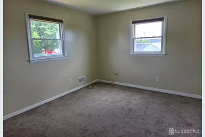 8 Chester Court, Edison, NJ 08817 - Photo 13