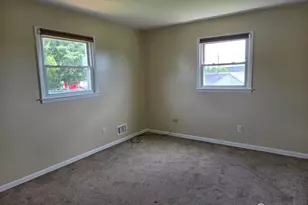 8 Chester Ct, Edison, NJ 08817 - Photo 13