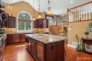 18 Mary Ellen Dr, Edison, NJ 08820 - Photo 17