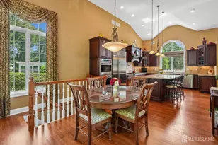 18 Mary Ellen Dr, Edison, NJ 08820 - Photo 15