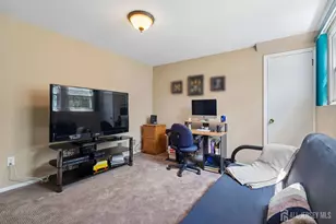 18 Mary Ellen Dr, Edison, NJ 08820 - Photo 27