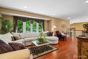 18 Mary Ellen Dr, Edison, NJ 08820 - Photo 9