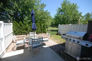 37 Upperbrook Ct, Sayreville, NJ 08859 - Photo 25