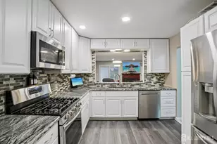 37 Upperbrook Ct, Sayreville, NJ 08859 - Photo 3