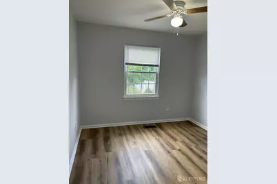 28 Renaissance Lane, New Brunswick, NJ 08901 - Photo 7