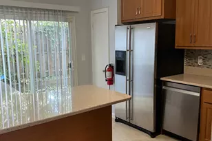 28 Renaissance Ln, New Brunswick, NJ 08901 - Photo 3