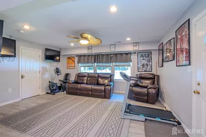 16 Neptune Court, Franklin Township, NJ 08873 - Photo 13