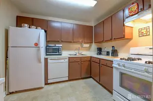 1303 Cricket Ln, Woodbridge Township, NJ 07095 - Photo 7
