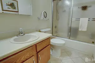 124 Concordia Cir, Monroe Township, NJ 08831 - Photo 23