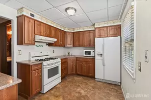 421 Melrose Ave, Middlesex, NJ 08846 - Photo 19