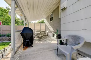 57 E William St, Fords, NJ 08863 - Photo 5