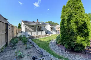 57 E William St, Fords, NJ 08863 - Photo 3