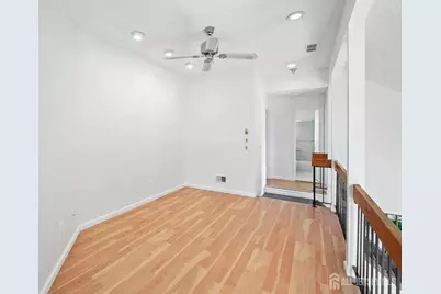 516 Westgate Drive, Edison, NJ 08820 - Photo 19