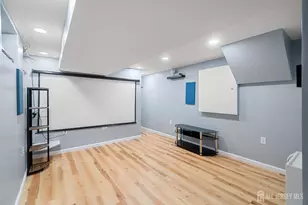 516 Westgate Dr, Edison, NJ 08820 - Photo 29