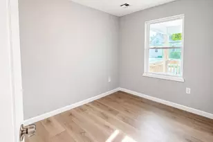 273 Oak St, Perth Amboy, NJ 08861 - Photo 7