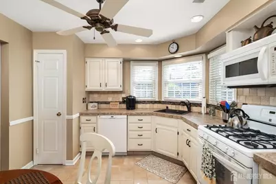 7 Endsleigh Place, Robbinsville, NJ 08691 - Photo 13