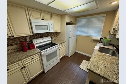186 Newport Road #B, Monroe Township, NJ 08831 - Photo 3