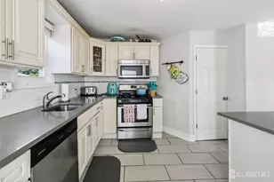 608 Decatur Ave, Middlesex, NJ 08846 - Photo 17