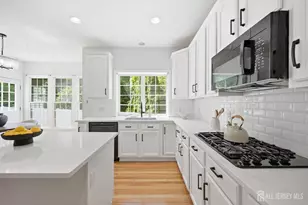 51 Hartlander St, East Brunswick Township, NJ 08816 - Photo 15