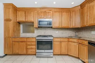 400 McDowell Dr, East Brunswick Township, NJ 08816 - Photo 5