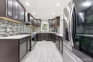 5 McKinley St, Edison, NJ 08820 - Photo 11