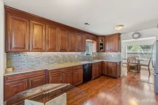 37 Christopher Ct, Old Bridge Township, NJ 08857 - Photo 5