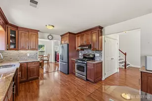 37 Christopher Ct, Old Bridge Township, NJ 08857 - Photo 7