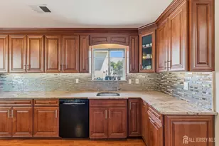 37 Christopher Ct, Old Bridge Township, NJ 08857 - Photo 9