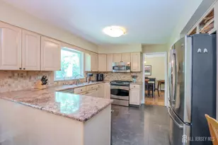 31 Merion Pl, Lawrence Township, NJ 08648 - Photo 15