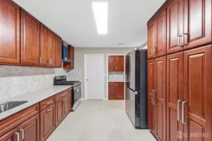 438 Westgate Dr, Edison, NJ 08820 - Photo 17