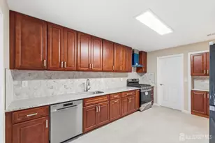 438 Westgate Dr, Edison, NJ 08820 - Photo 15
