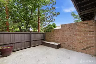 438 Westgate Dr, Edison, NJ 08820 - Photo 5