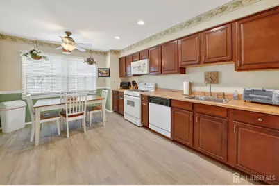 136 Highview Drive, Woodbridge Township, NJ 07095 - Photo 7