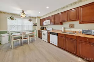 136 Highview Dr, Woodbridge Township, NJ 07095 - Photo 7