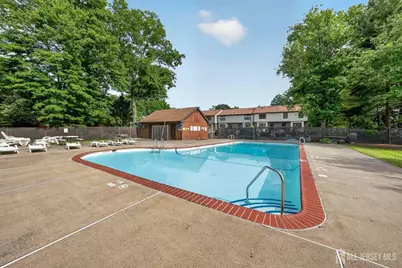 136 Highview Drive, Woodbridge Township, NJ 07095 - Photo 3