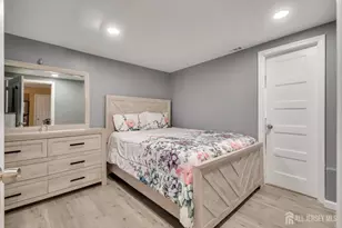 12 Pierrepont Ave, Middlesex, NJ 08846 - Photo 11