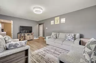 12 Pierrepont Ave, Middlesex, NJ 08846 - Photo 5