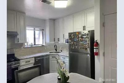 202 N Oaks Boulevard N, North Brunswick Township, NJ 08902 - Photo 7