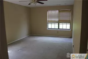82 Keystone Ct, Edison, NJ 08817 - Photo 5