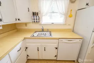 95 Jeffery Rd, Colonia, NJ 07067 - Photo 11