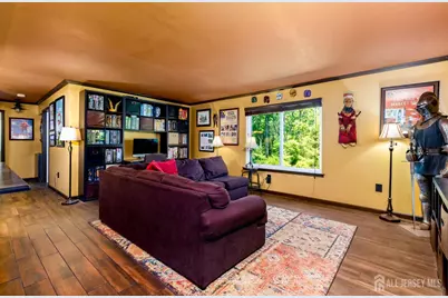 18 Steeplechase Court, Franklin Township, NJ 08873 - Photo 3