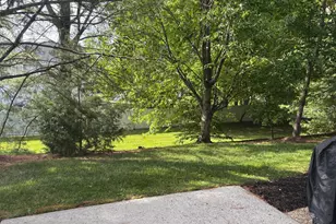 220 Hidden Lake Dr, Morganville, NJ 07751 - Photo 5