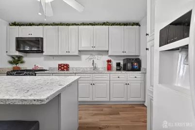 742 Gornik Drive, Perth Amboy, NJ 08861 - Photo 11