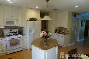246 Fresh Ponds Rd, South Brunswick Township, NJ 08831 - Photo 17